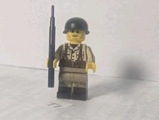 Lego WW2 Custom US Soldier With Brickarms M1 Garand and Helmet
