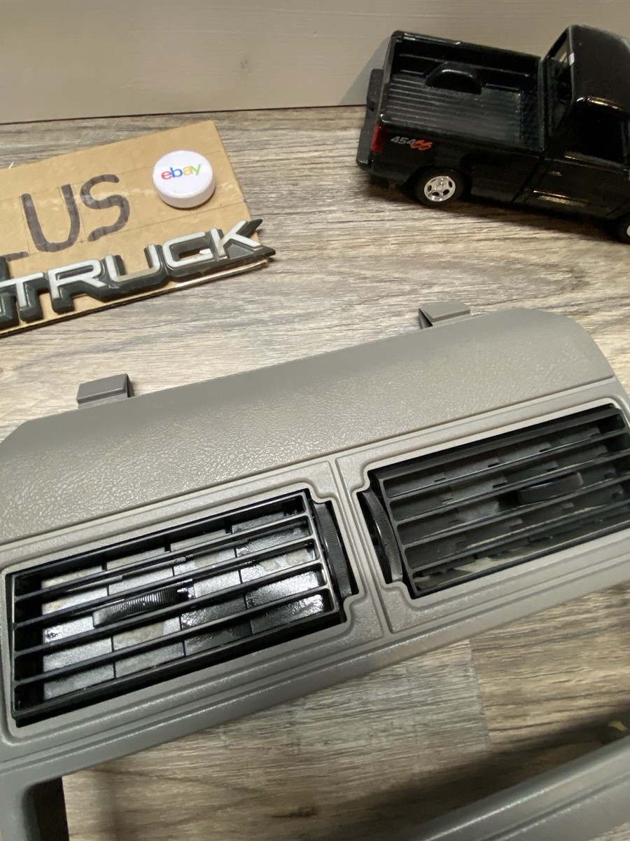 88-94年 シボレー c1500 ダッシュアンダー用 リベットパーツ obs 88-94 Chevy/gmc Obs Gray Oem” Radio Bezel Trim With Air Vents