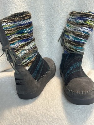 Toms Nepal Grey Suede /w Color Adds! Pull On Boots Sze 8.5 Unique & Stylish!