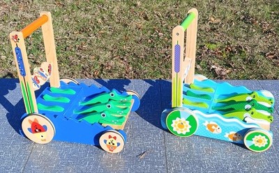 TWO! MELISSA & DOUG WOODEN CHOMP & CLACK ALLIGATORS PUSH TOY/WALKER       