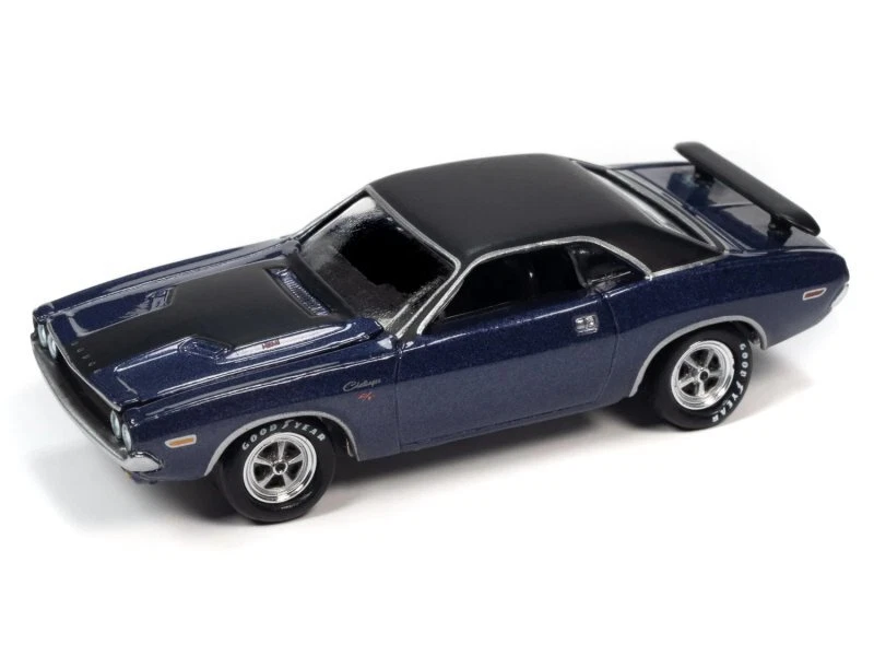 DODGE Challenger R/T - 1970 - plumcrazy - Johnny Lightning 1:64 - Immagine 2 di 4