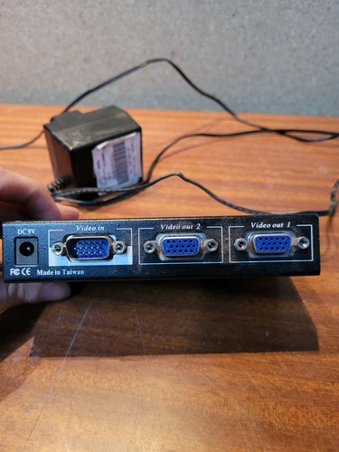 StarTech 2 Port VGA Video Splitter 250MHz - ST122L - With PSU - Picture 3 of 3