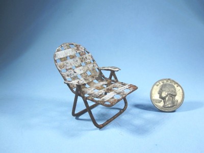 miniature lawn chair
