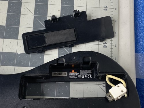 Nintendo Wii Guitar Hero Sunburst Wireless Controller RedOctane 95455.805 Works - Picture 12 of 13