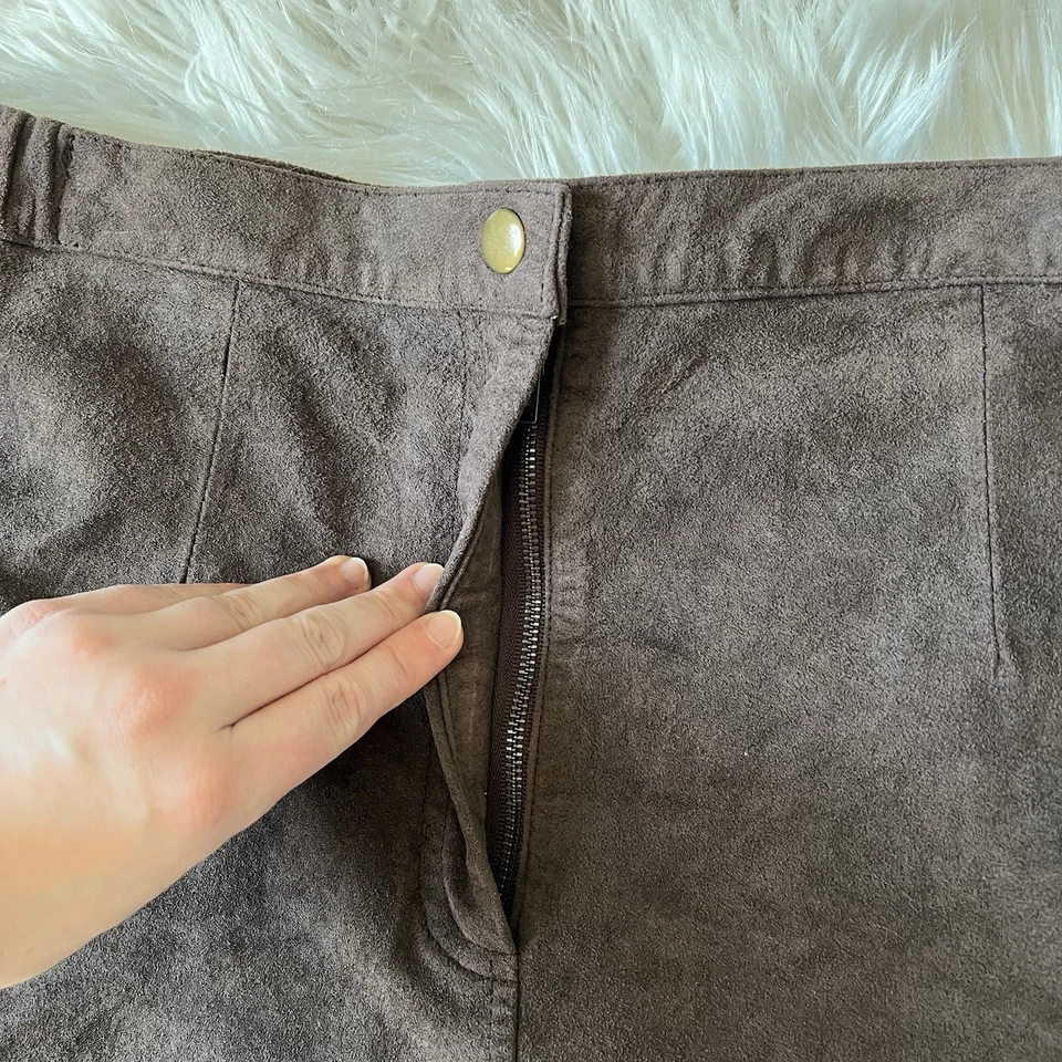 Minifalda vintage de cuero gamuza chocolate marrón oscuro con lados elásticos 🍫 Foto 4 de 4