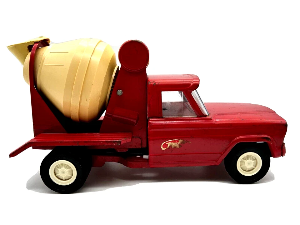Vintage 1960s Red Tonka Cement Mixer Truck Pressed Steel Large - Image 4 of 4