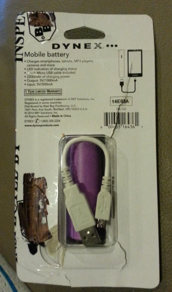 BATERÍA MÓVIL DYNEX DE IONES DE LITIO DX-722 PARA LA MAYORÍA DE DISPOSITIVOS HABILITADOS PARA USB ROSA Foto 2 de 2