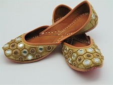 Ethnic Indian genuine leather Bridal shoes with embroidery Juti Khussa sandals