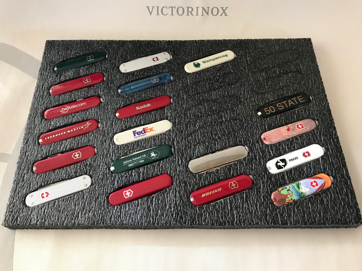 Collector 24-slot display for Victorinox Swiss Army knife CLASSIC 