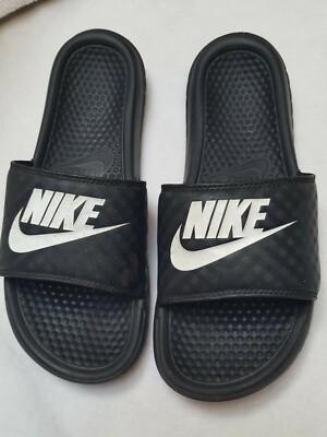 NIKE display picture 1