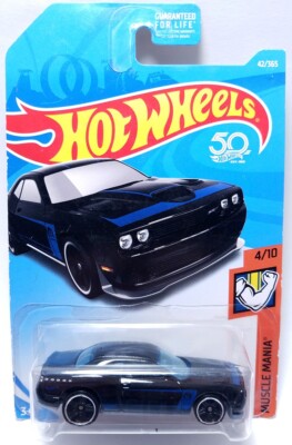 Hot Wheels 2018 #42 Muscle Mania '15 Dodge Challenger SRT Black