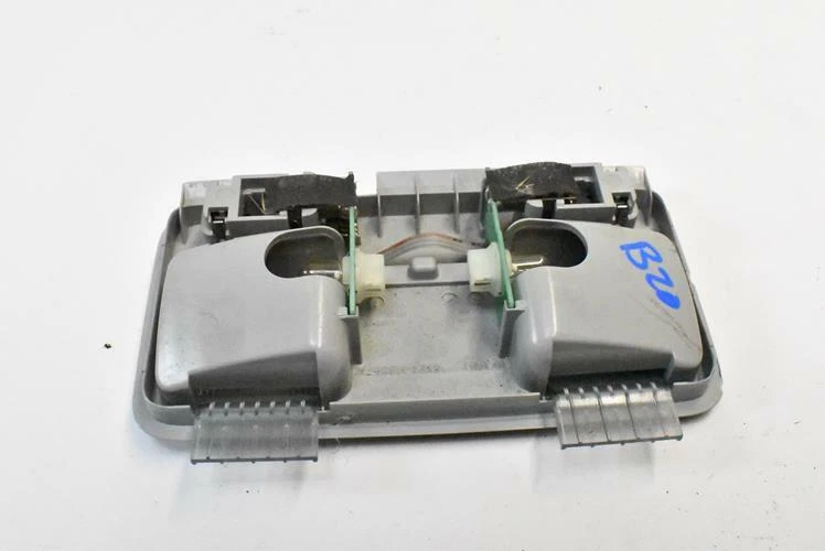 09-15 JAGUAR XF X250 后房顶灯 8X23-MBBS-A 原始设备制造商 — 第 4/4 张图片