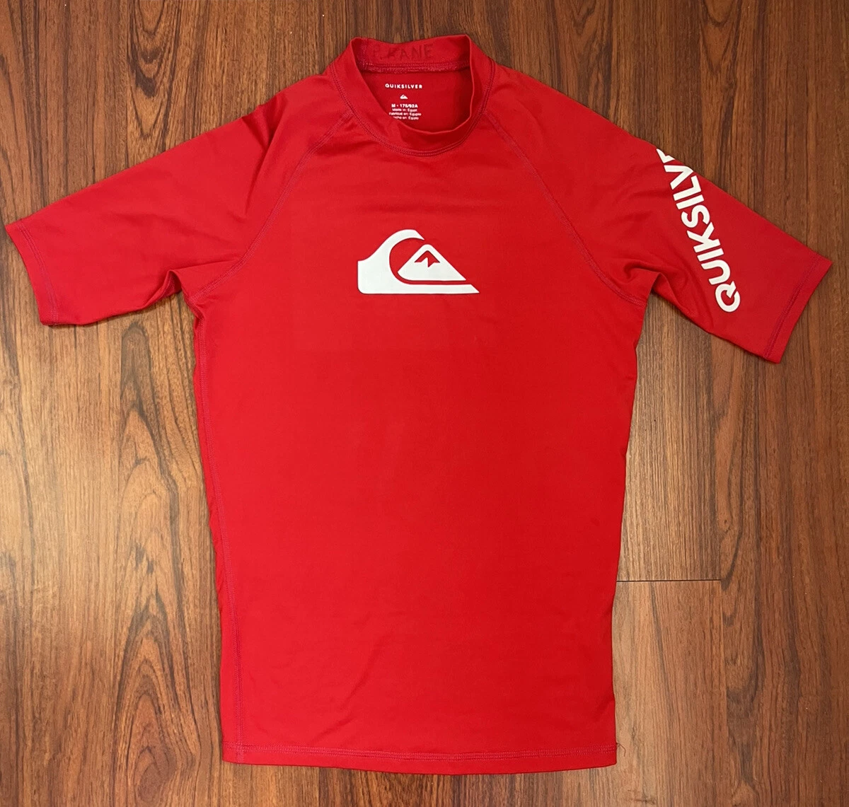 Quicksilver Shirts Mens Medium Red Short Sleeve Wet Shirt UV protection Surf