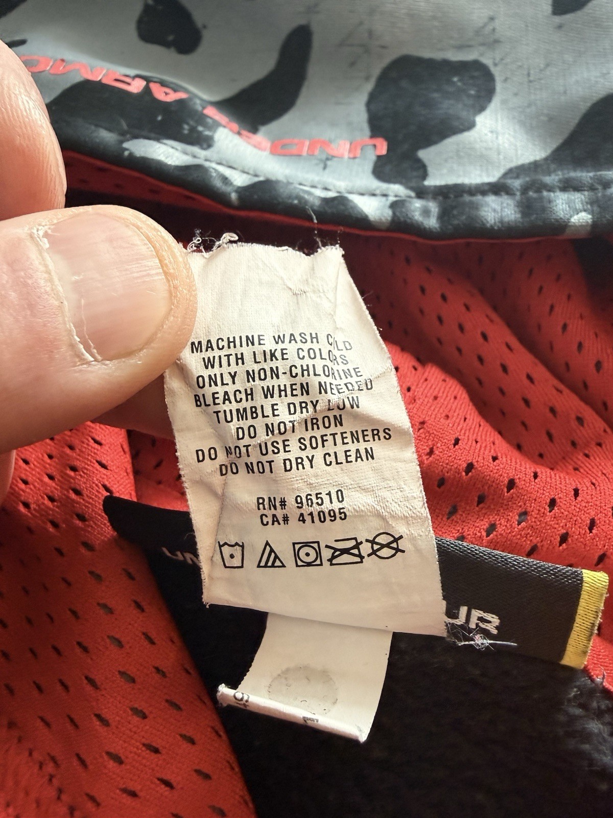 Under Armor Athleisure Hoodie Black, Gray, Red Logo Camo Sleeves Size Youth Lg thumbnail 7