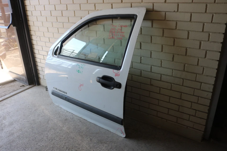 2005 2011 CHEVROLET COLORADO LEFT SIDE FRONT DOOR OEM Foto 3 de 4