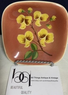Vintage Australian Pottery Jedda Australia Wildflowers Wall Hanger/Pin Dish ‘50s
