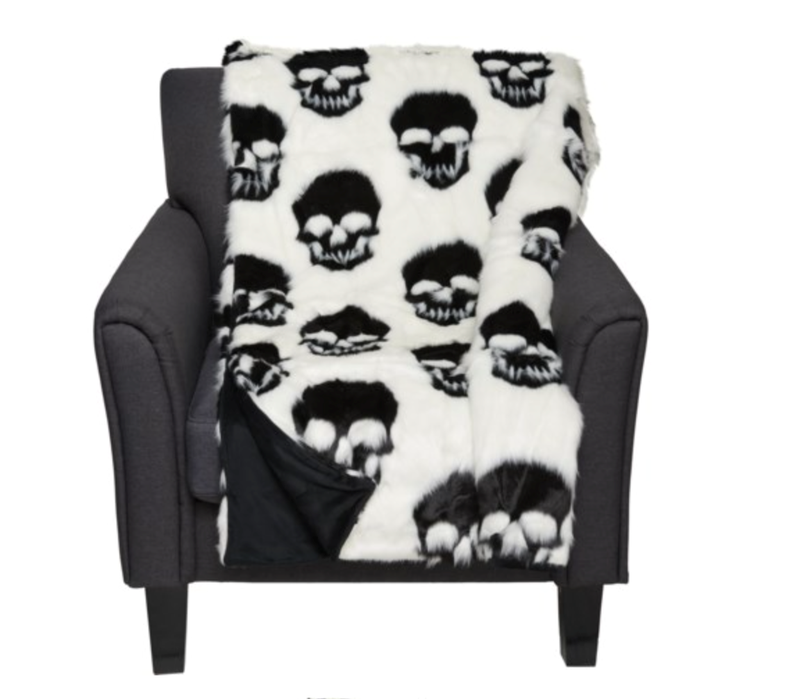 Cynthia Rowley CuRious New York Moda Skulls knit throw blanket