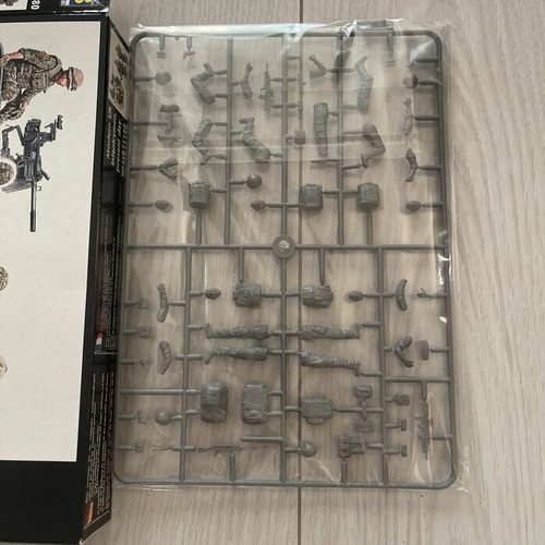 MASTER BOX MB35180 Scale Figure Kit 1:35 Modern UK infantrymen, present day - Picture 22 of 22