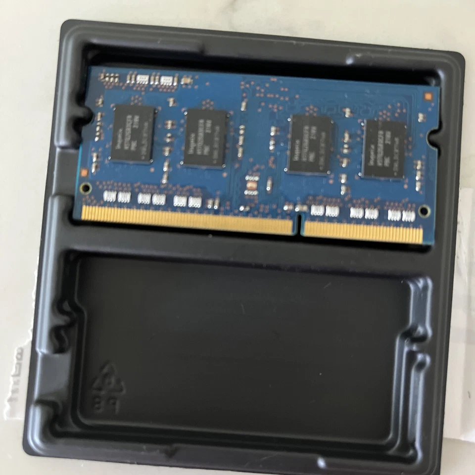 HYNIX 2GB 1Rx8 PC3-12800S-11-12-B2 HMT325S6CFR8C-PB Laptop Ram Memory - Image 2 of 2