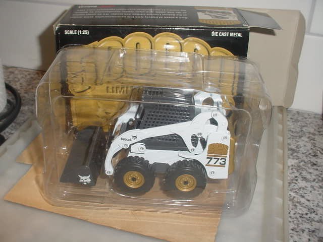 BOBCAT 773 LOADER---500,000 BUILT,,,LIMITED EDITION