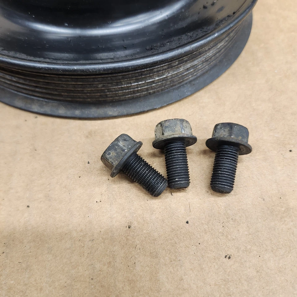 Polea y pernos del cigüeñal del motor Corvette 84-91 eje de manivela serpentina BUENO Foto 3 de 4