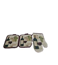 Mainstays Christmas 2 Oven Mitt & Pot Holder Set Wine Bottle and Fruit Print