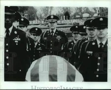 1974 Press Photo Actor John Lithgow with co-stars in "Resting Place" on CBS