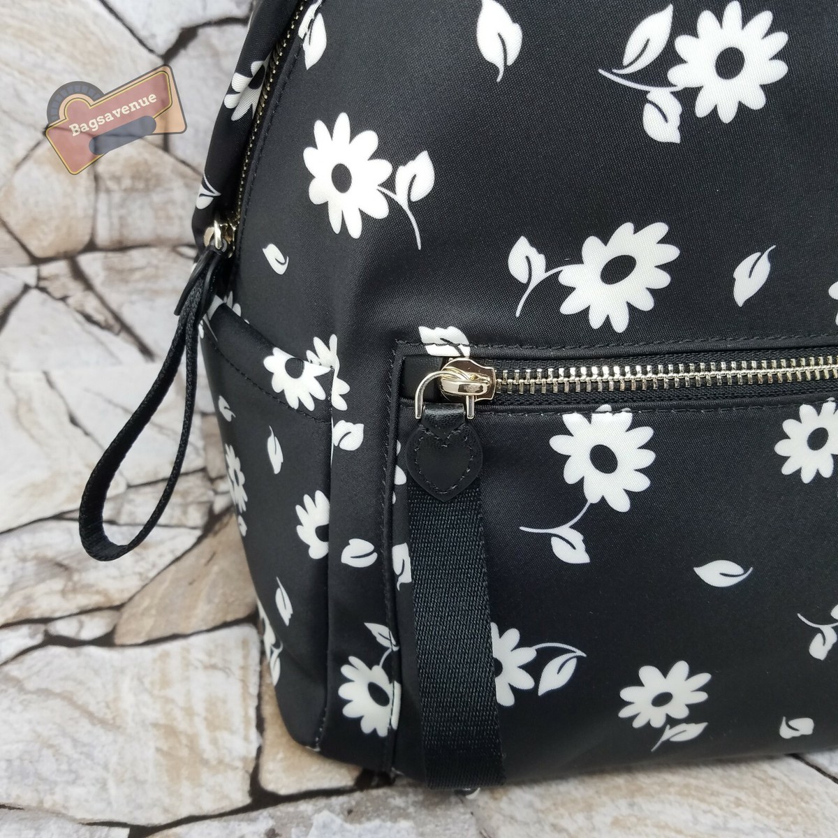 kate spade new york Chelsea Daisy Print Backpack - Black  display picture 2