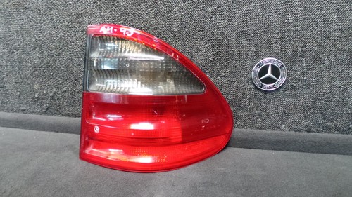 A4-43* Mercedes W210 E-Klasse Kombi Bremslicht Heckleuchte Rechts - A2108206864