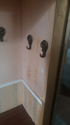 Antique Victorian Style Wood And Glass Doll Wardrobe Or Jewelry Display - Picture 3 of 9