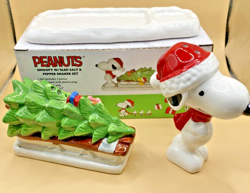 Cracker Barrel Peanuts/snoopy salt and pepper Christmas 2023 set NIB - Picture 4 of 5