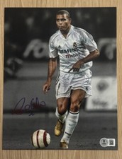 RONALDO NAZARIO SIGNED REAL MADRID 8X10 PHOTO BAS BECKETT