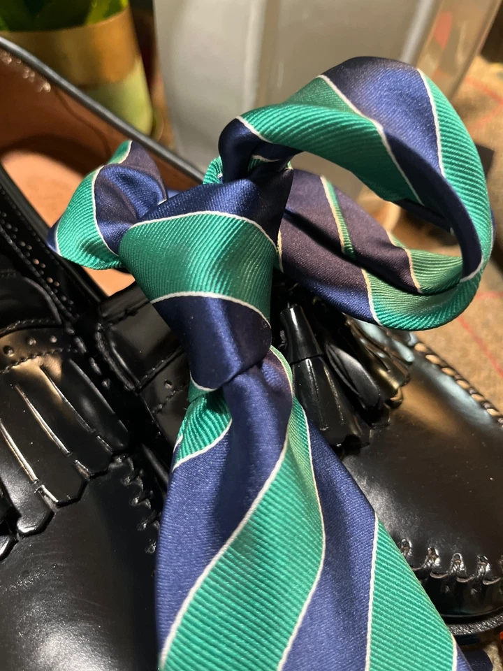 NEVER BEEN KISSED Oak Island Men's Shop,: Nova Gravata Masculina Verde Grama e Marinha - Imagem 2 de 4