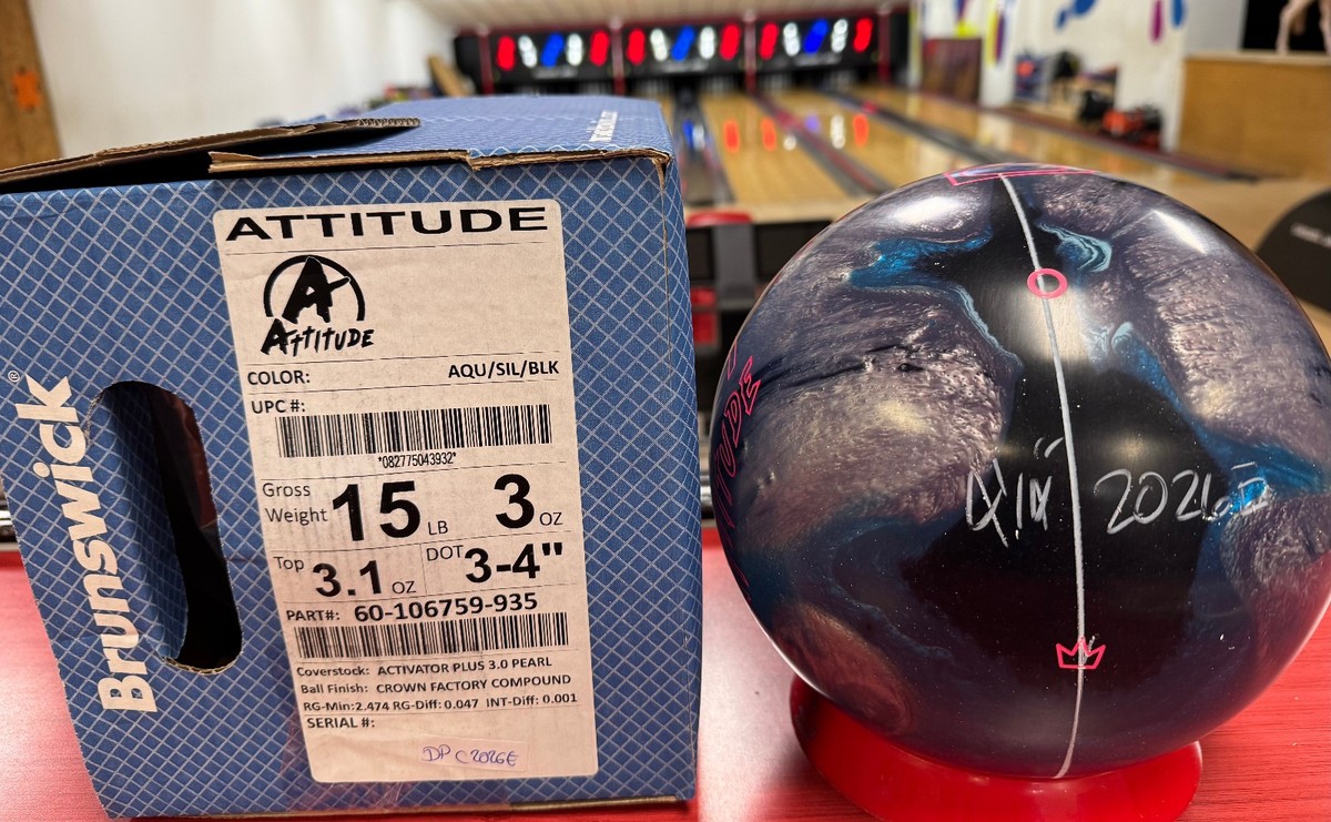 Brunswick Attitude ボウリングボール 15LB Brunswick Attitude ボウリングボール 15LB BRUNSWICK ATTITUDE