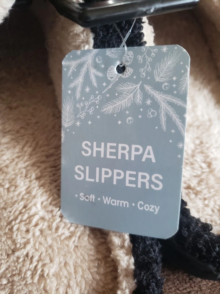 Zapatillas sherpa emoji rosa y negro Foto 4 de 4