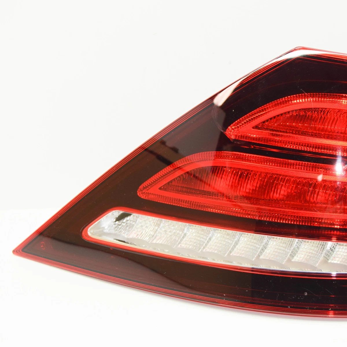 【R172 SLK200】右テールランプ A1729064000005 NEW MERCEDES-BENZ SLK R172 REAR RIGHT TAILLIGHT A1729066500