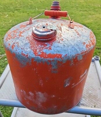 VINTAGE EAGLE THE GASSER 5 GALLON GAS CAN NO SPOUT NICE CONDITION
