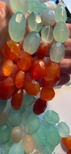 ONE STRAND CHALCEDONY 15" OVAL FACETED MULTICOLOR NUGGETS 22X14MM WHOLESALE - 第 4/4 張圖片