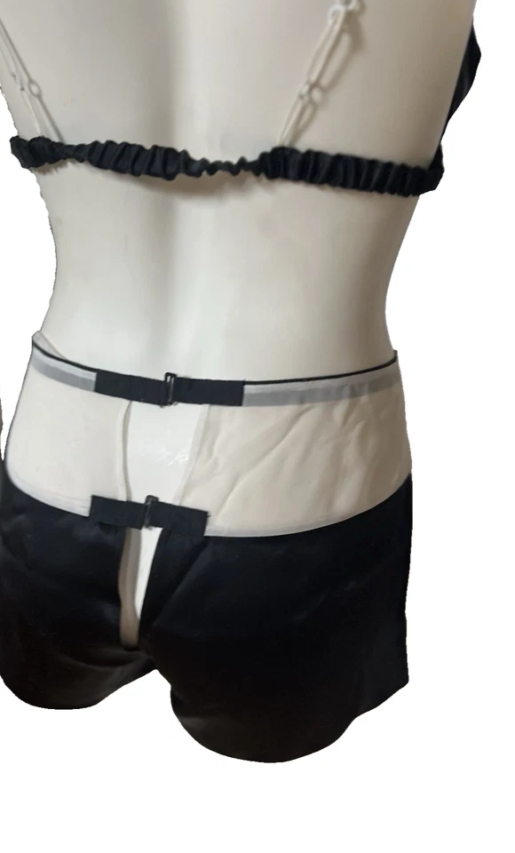 Jean Yu Nueva York Seda Esmoquin Tap Panty Boxer y Sujetador Negro Crema Moda Historia Foto 2 de 4