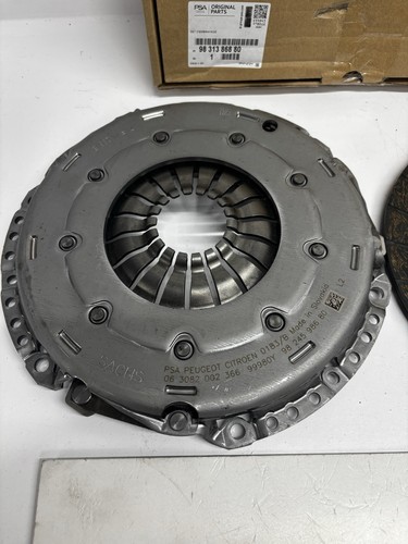 Citroen/Peugeot 2pc Clutch Kit For 1.2/1.6 Petrol Engine Genuine 9831386880 - Picture 10 of 15