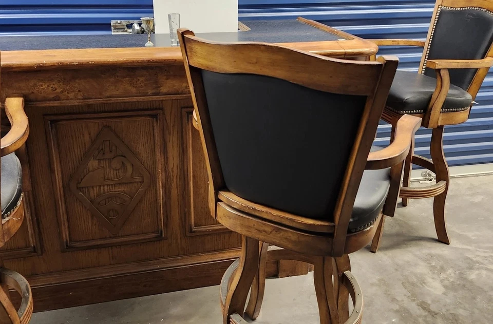 Unidad de bar para el hogar ECI Monticello 78" - TABURETES NO INCLUIDOS Foto 3 de 4