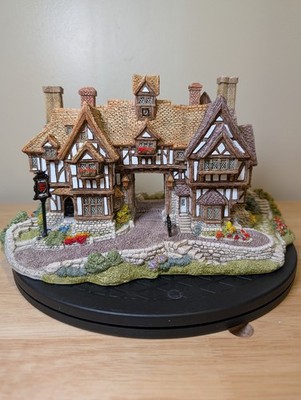 Lilliput Lane ''The Kings Arms'', From The English Collection, 1990