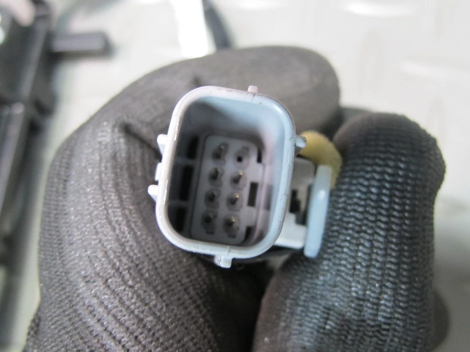 08-14 LEXUS IS250 IS350 IS-F SEDAN FRONT RIGHT EXTERIOR DOOR HANDLE KEYLESS OEM - Image 4 of 4