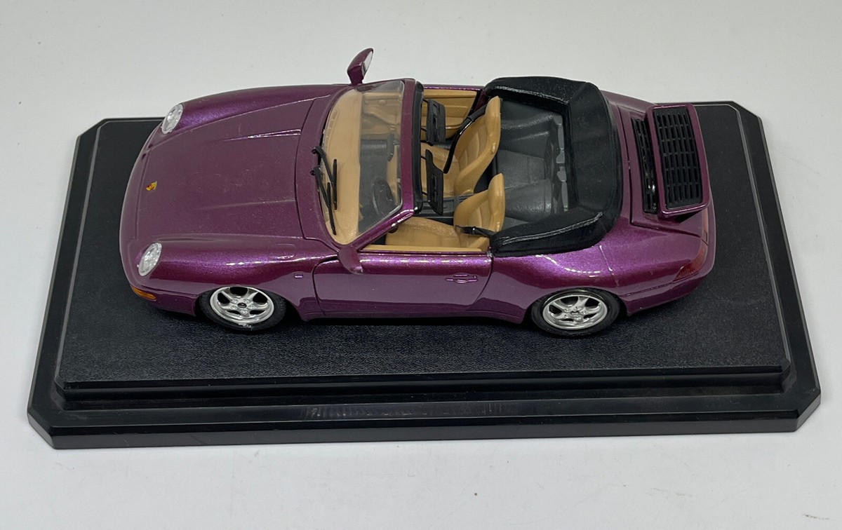 Burago ポルシェ911 カレラカブリオレ1994 Burago 1:24 Scale Model Car 0590 - 1994 Porsche 911 Carrera
