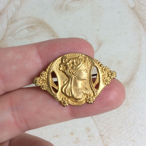Broche Art Nouveau – Profil De Femme, Métal Doré, Style Mucha, 1900