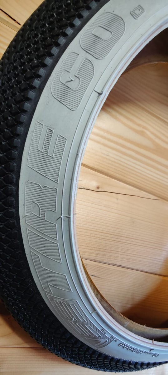 Pneu Vee Tire Speedster 20 X 4.0 – Flanc Blanc, Bande Lisse, Micro-crampons, Pour Fatbike électrique Urbain (Super73, Elwing...)