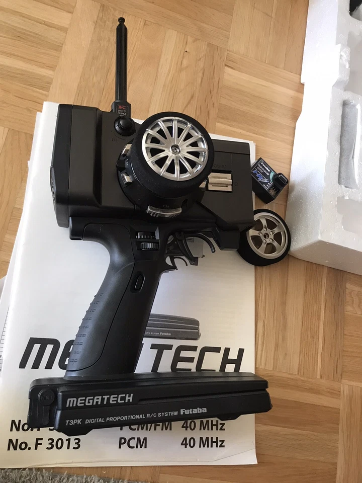 NOS Limited Black Edition Futaba 3pk 40mhz PCM for Losi Kyosho Tamiya 