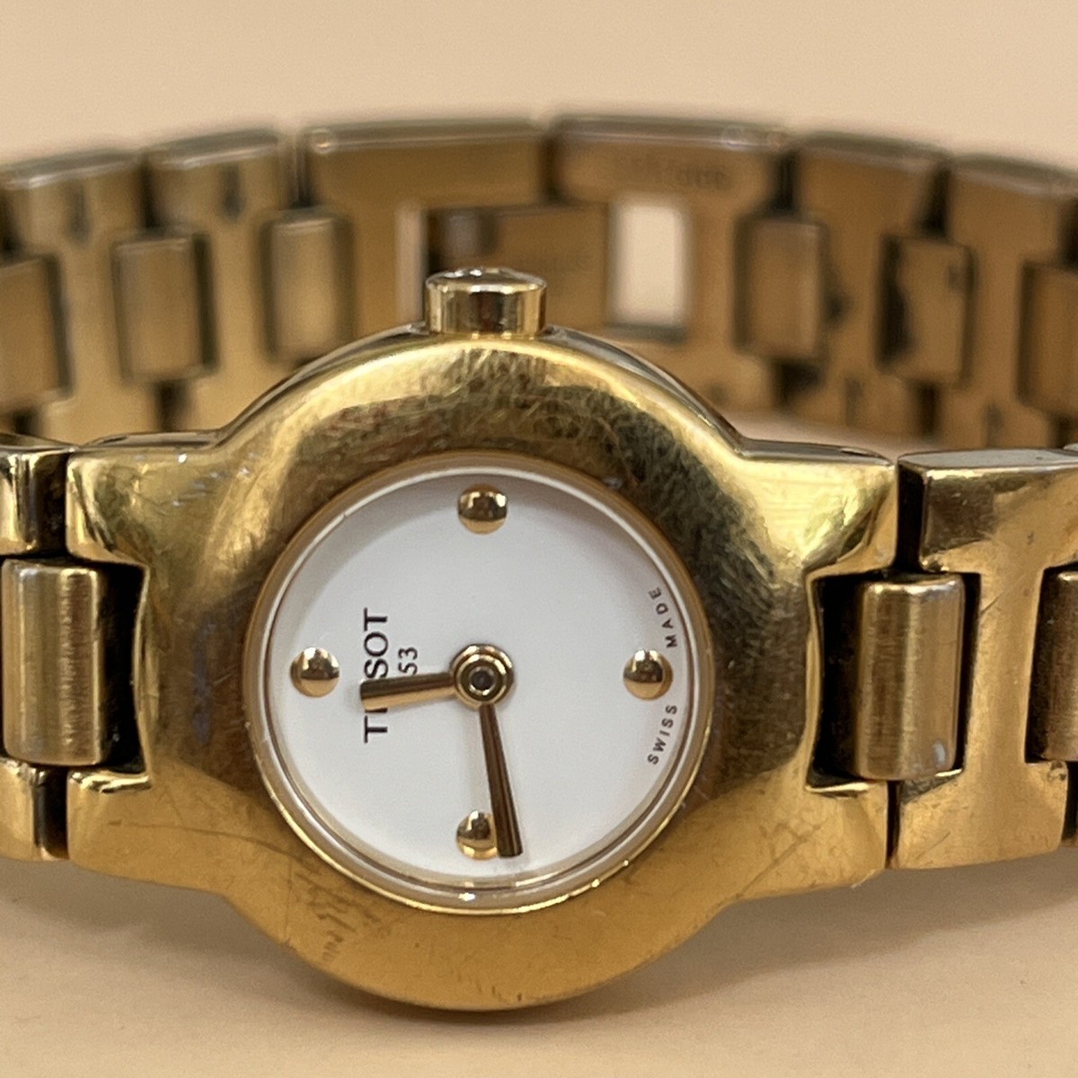 【新品電池】TISSOT ラウンド ゴールド文字盤 レザー クォーツ 新品電池】TISSOT ラウンド ゴールド文字盤 レザー クォーツ