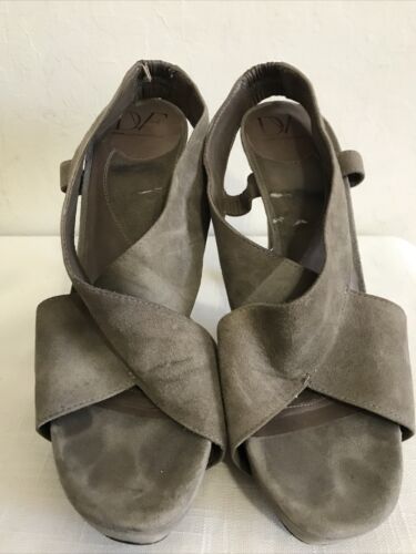 DVF Dianne Von Furstenberg Taupe Tostado Marrón Cordones Punta Abierta Sandalia Tacón Talla 9 - Imagen 2 de 12
