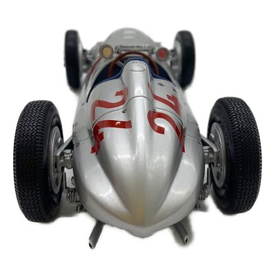 k*9様 CMC 1/18 MERCEDES W165 1939 1939 MERCEDES W 165 SILVER 1/18 DIECAST MODEL CAR BY CMC 018